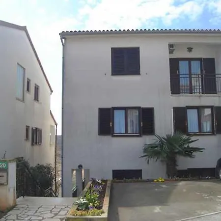 Apartment Lana Pula