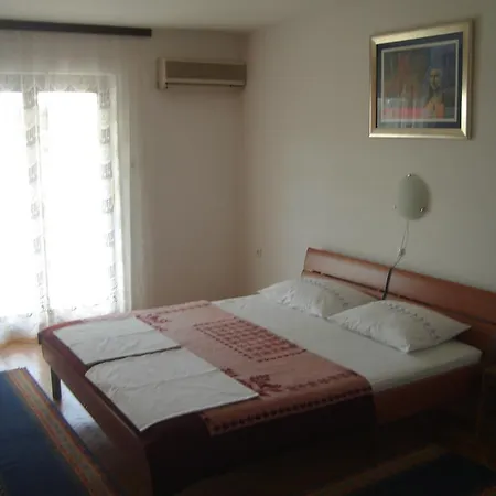Apartment Lana *